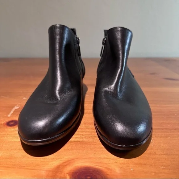 Munro Women’s Black Leather Cate Booties Size 9.5N - Picture 2 of 8